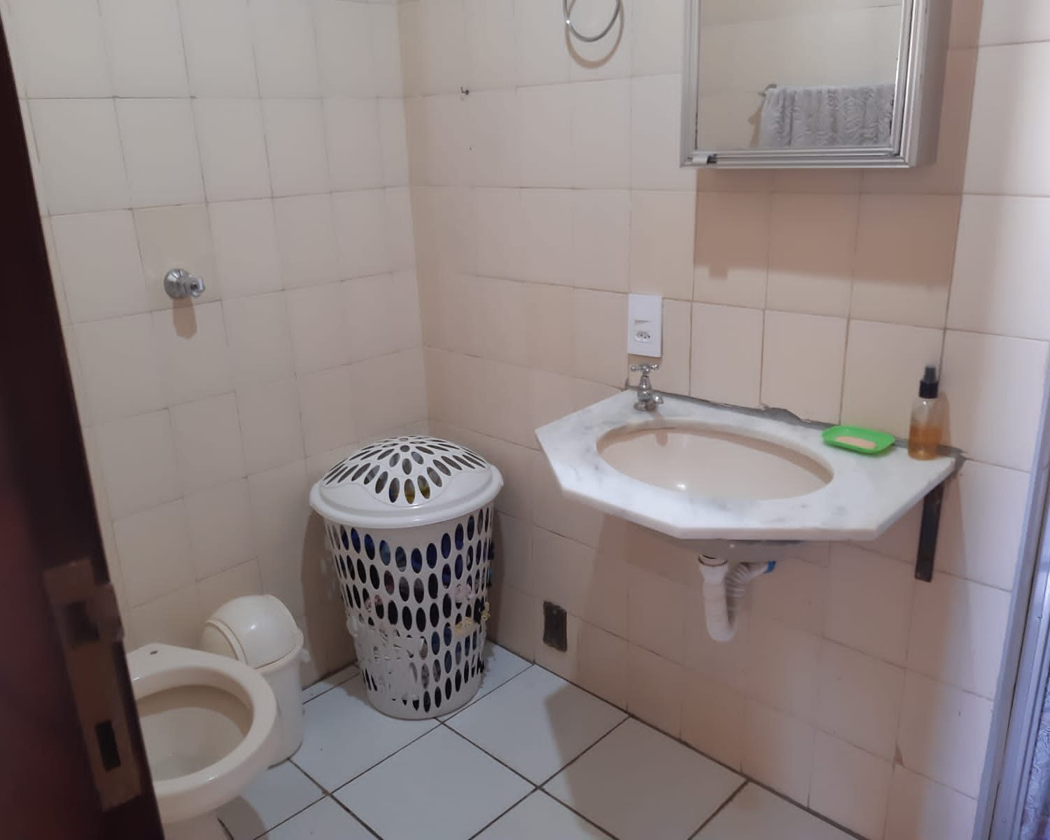 ecc125cf-7d71-4016-924b-e1cd5b99973a